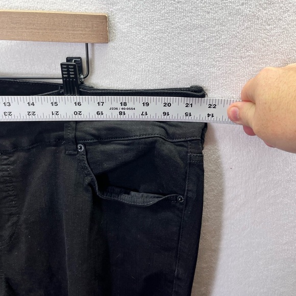 Torrid Distressed Black Jegging Jeans Womens 24W Plus size Stretch Denim 2319 - Picture 5 of 11